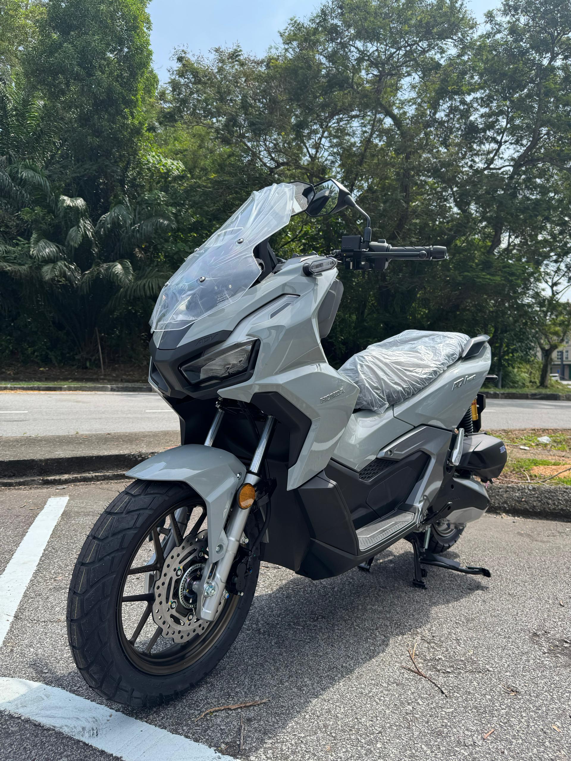 1772529778_1677_194053122069a6a8723f6f18.22307378_HONDA-ADV-160-SE-GREY.jpeg