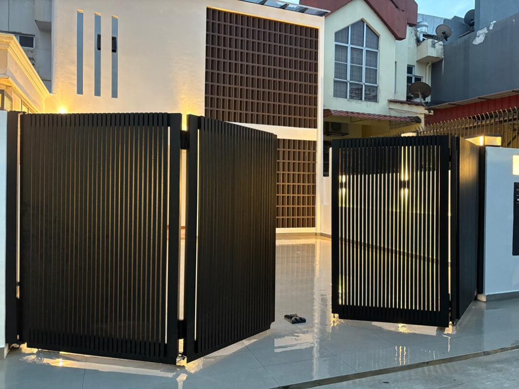 ARMYGRADE | GATE | BLACK | 65 GATE ARMYGRADE SWING / FOLDING – ezbeli
